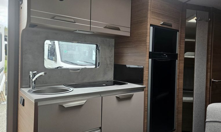 knaus-sport500kd-caravanbacci