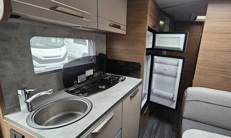 knaus-sport500kd-caravanbacci