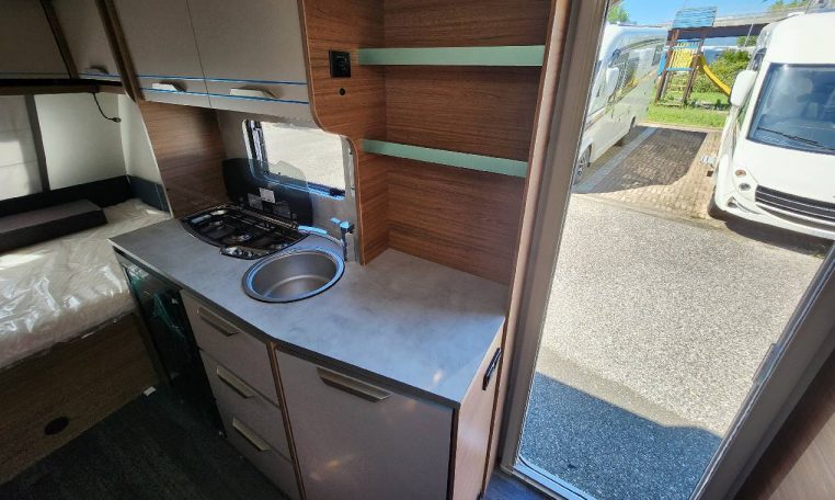 knaus-sport420qd-caravanbacci