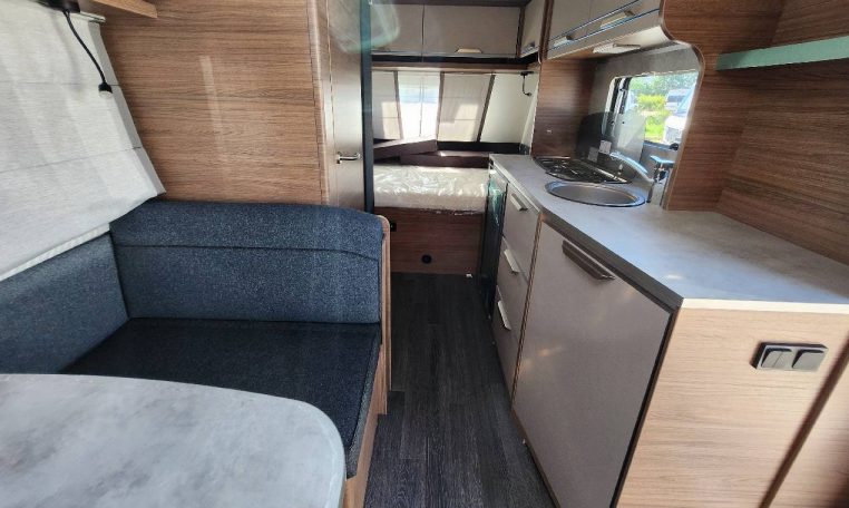 knaus-sport420qd-caravanbacci