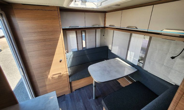 knaus-sport420qd-caravanbacci