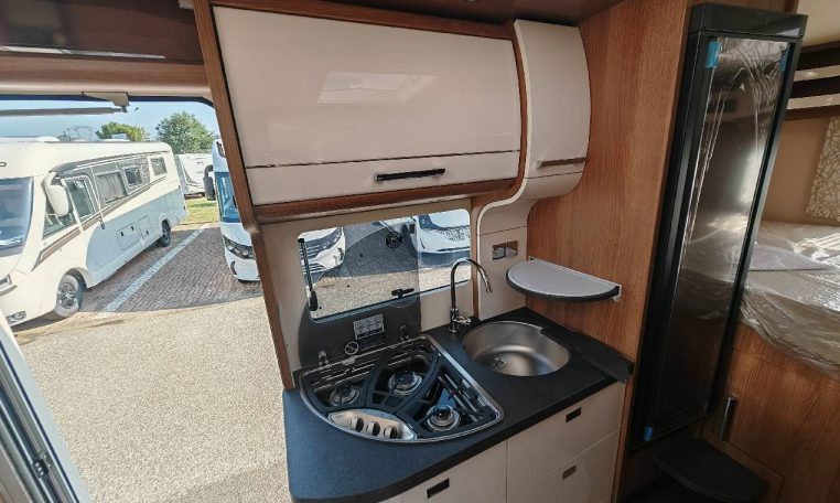 carthago-compactline138db-caravanbacci