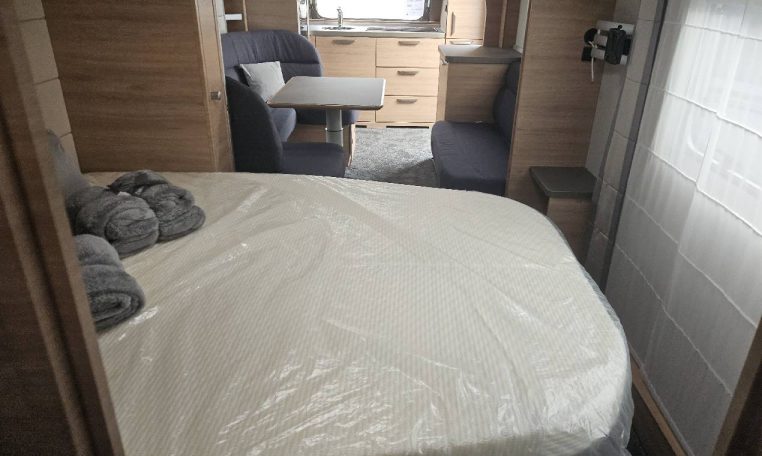 knaus-sudwind650pxb-caravanbacci