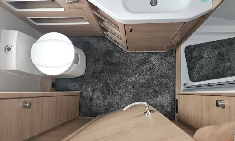 knaus-sudwind650pxb-caravanbacci