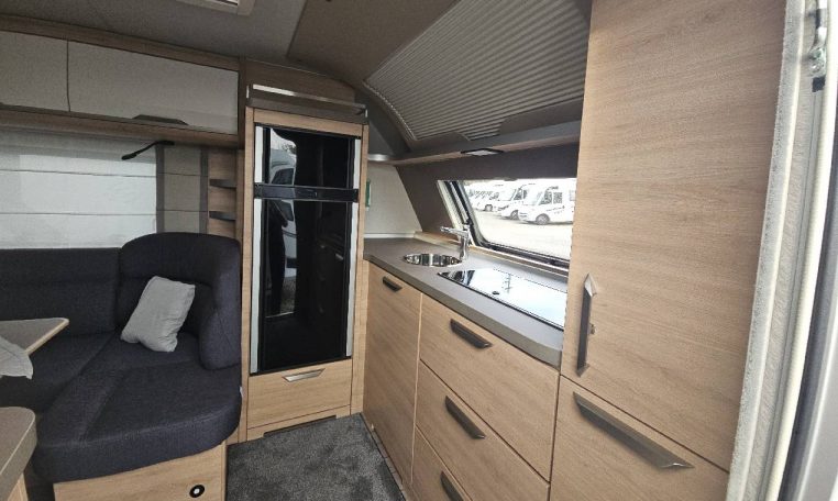 knaus-sudwind650pxb-caravanbacci